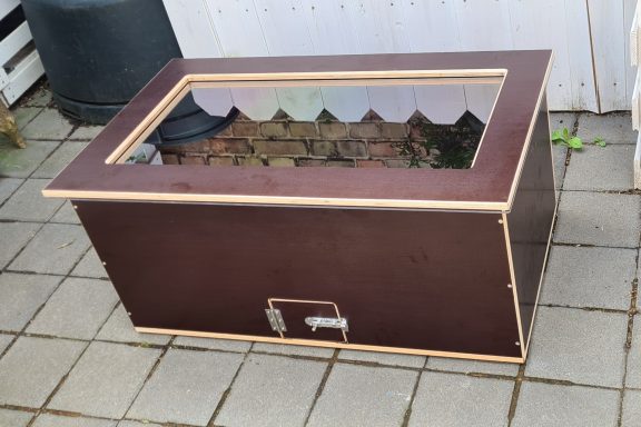 mit Acrylrahmendach mit Acrylrahmendach